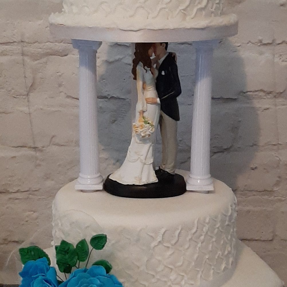 bespoke weddign cake in Gosport, Hampshire